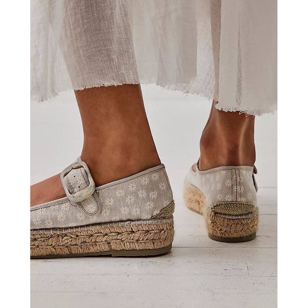 FREE PEOPLE Surfside Daisy Mary Janes / Ecru - Picture 4 of 16